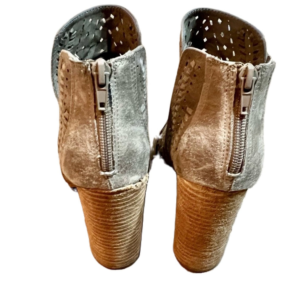 Carlos Santana "Libbie" Peep Toe Block Heel Botties Zip Back 7.5 Taupe - Picture 9 of 9